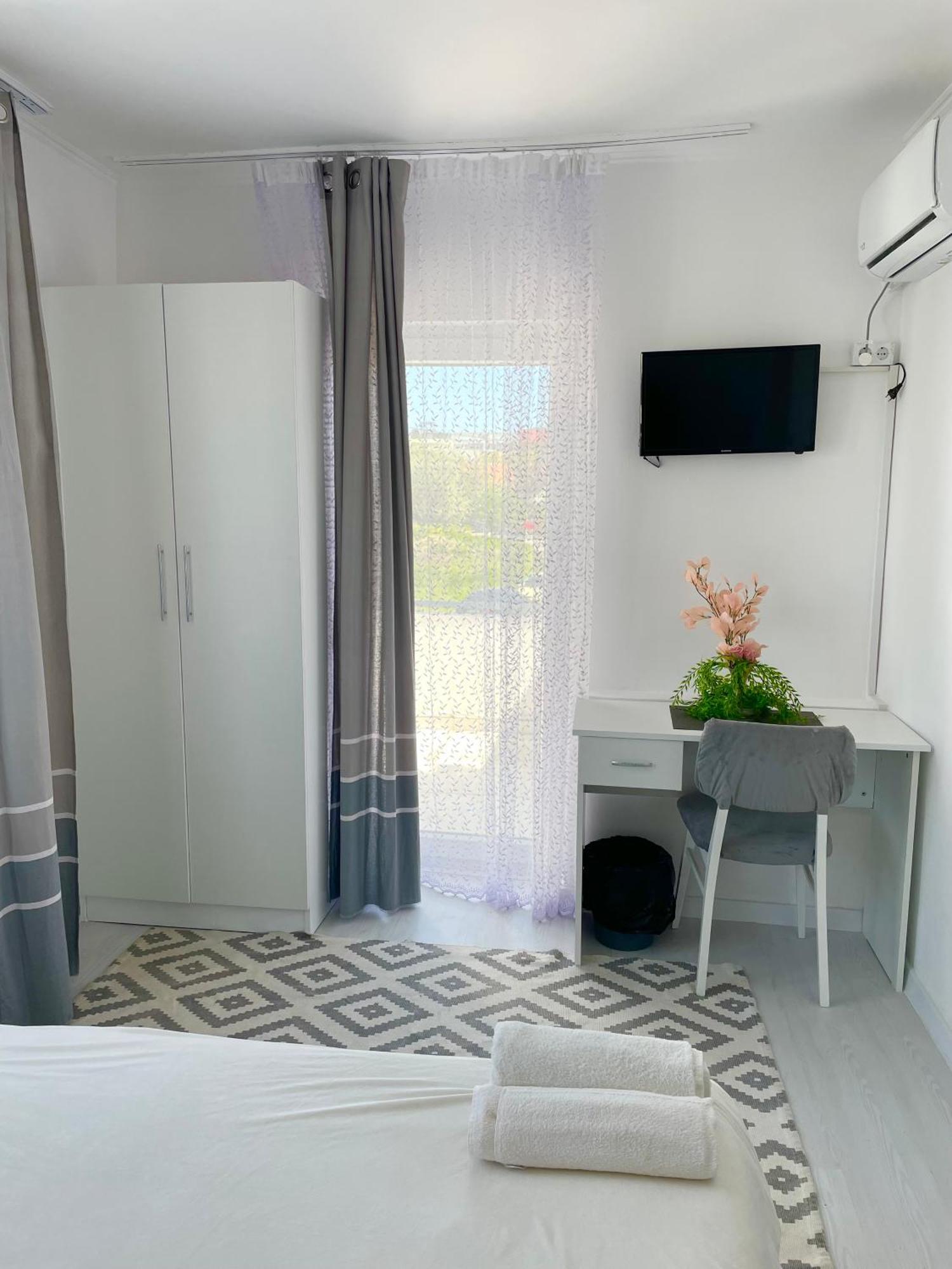 Vila Cris Apartments Năvodari Zewnętrze zdjęcie